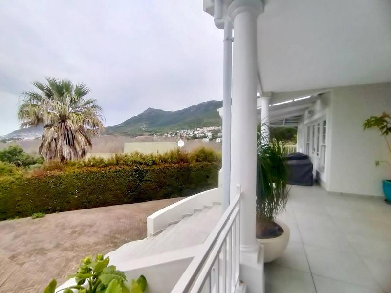 To Let 5 Bedroom Property for Rent in Hout Bay Western Cape